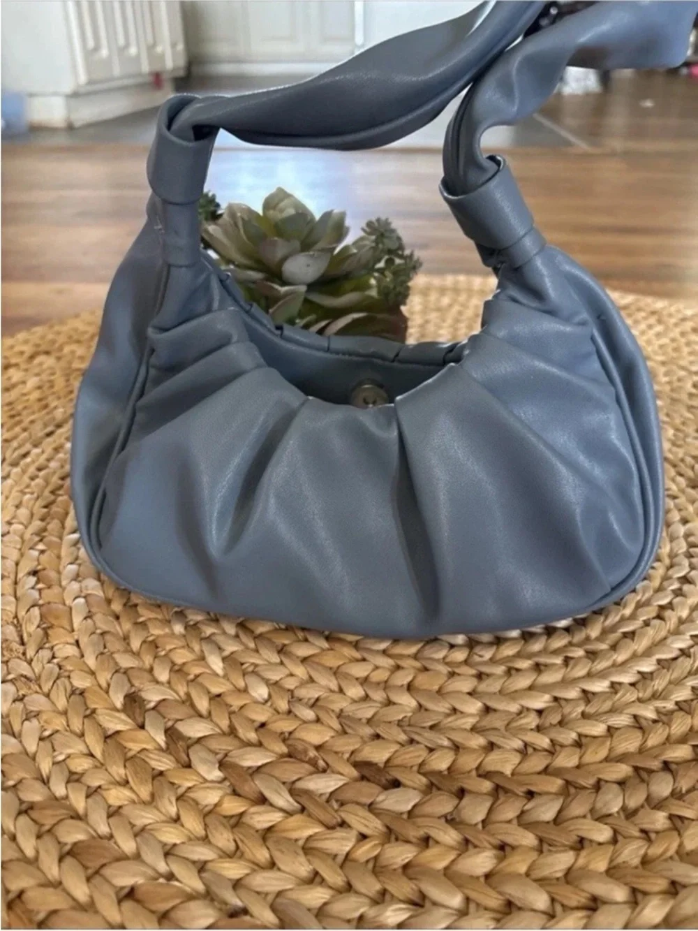 Slouch shoulder Bag #quietluxury#minimalist #frenchriveria#90sinspired#neutral